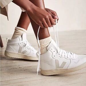 New Veja V15 High Top Sneakers Leather White Womens Size 8